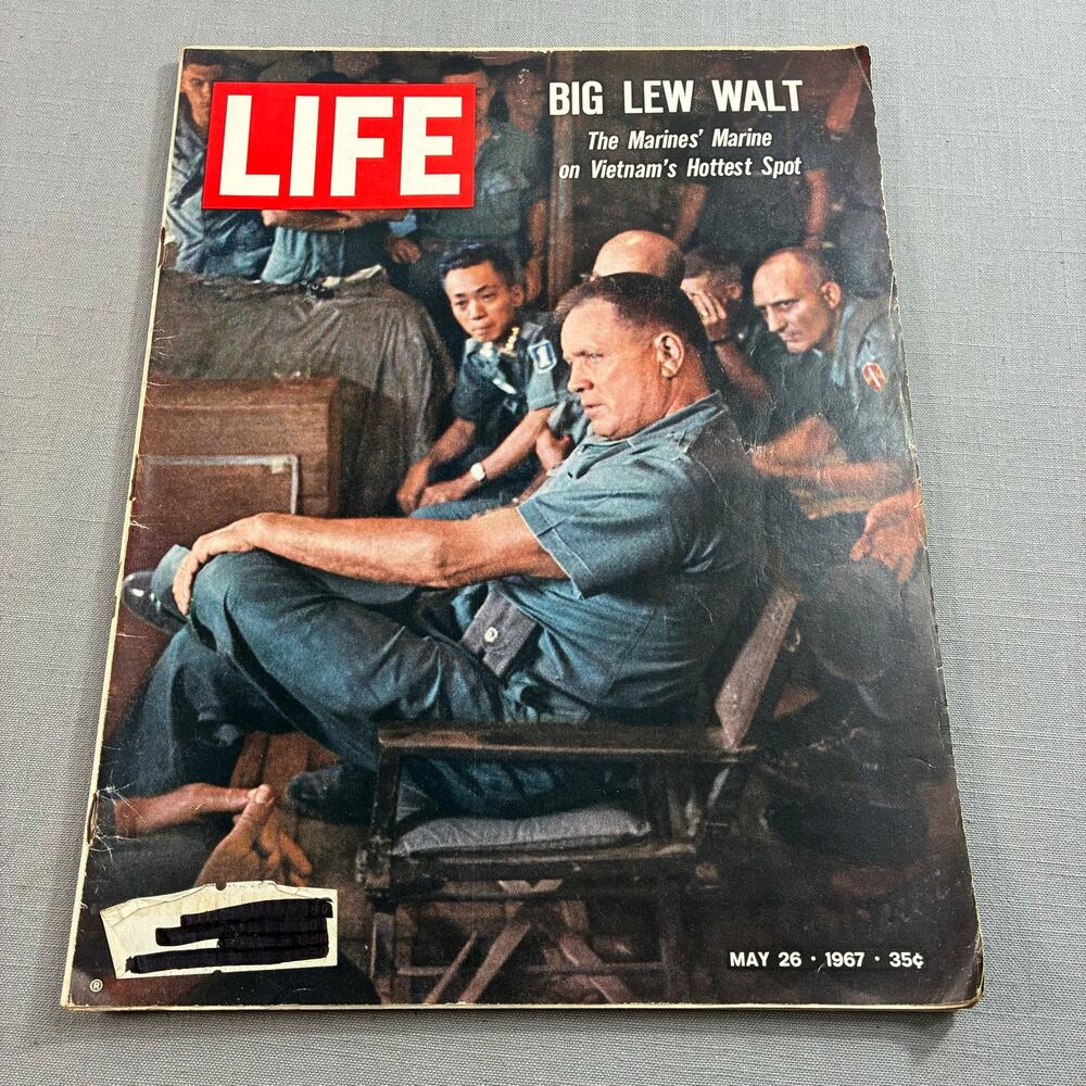 Vintage 1967 LIFE Magazine Lew Walt Vietnam War US Marines USMC See Descr